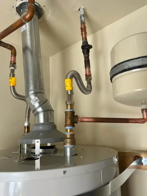 Water heater installation and plumbing repair in Anglevillas